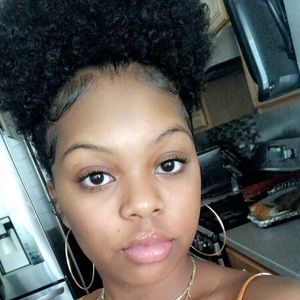 Meet your Posher, Arleah